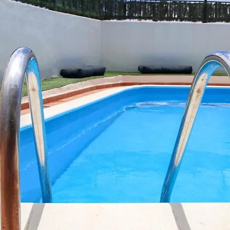 Con Piscina Cerca De Dunas De コラレホ