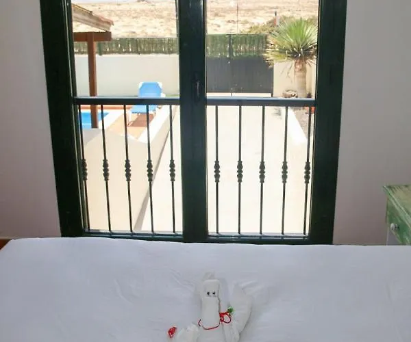 Con Piscina Cerca De Dunas De בית נופש