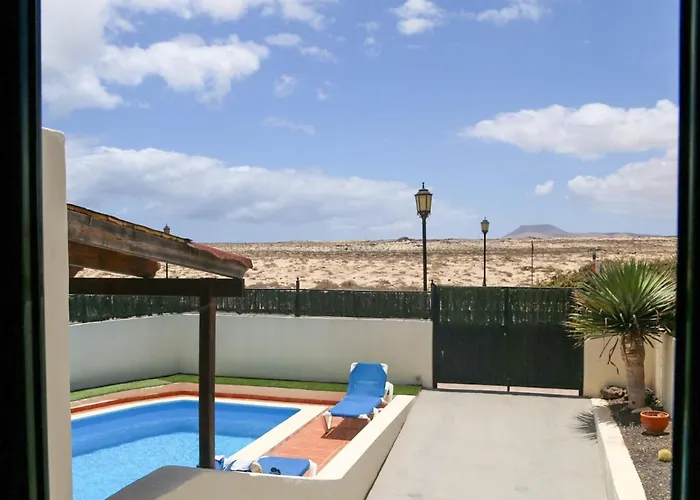 בית נופש Con Piscina Cerca De Dunas De *